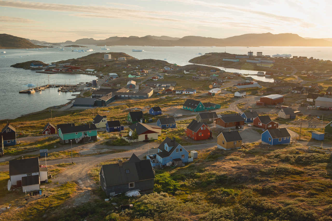 Coucher de soleil sur Narsaq, sud Groenland