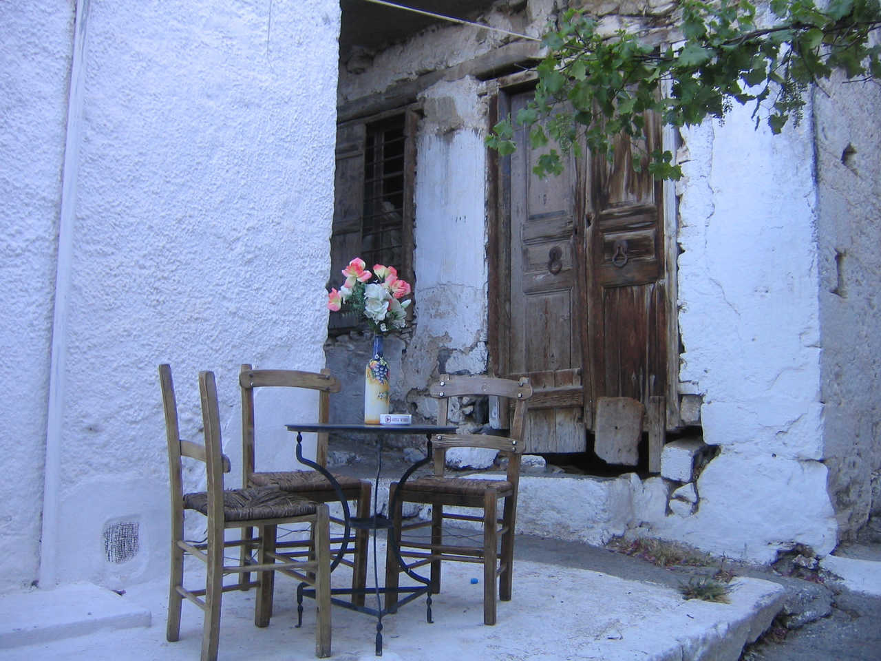 Crète, terrasse de village