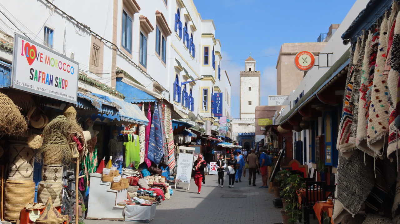 Dans les rues de la ville d'Essaouira au Maroc