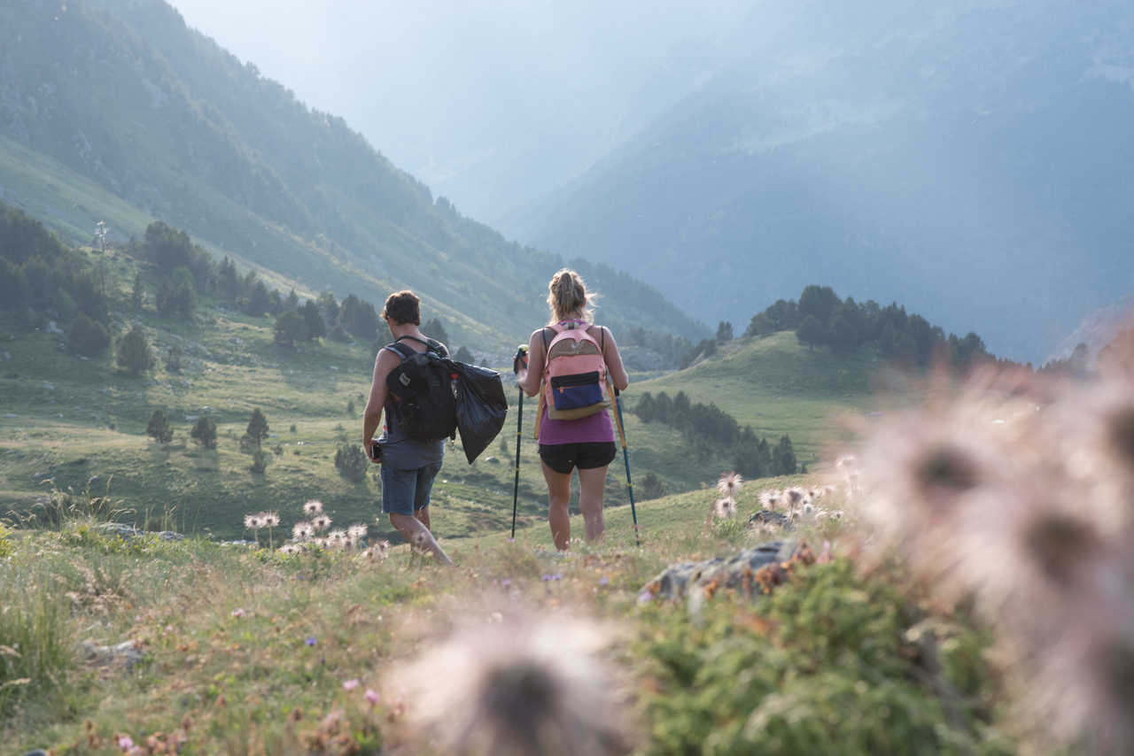 Deux marcheurs randonnée à Andorre