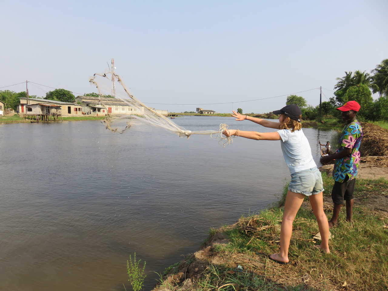 Double sens, voyage solidaire, vie locale, Bénin, pratique de la pêche avec un local