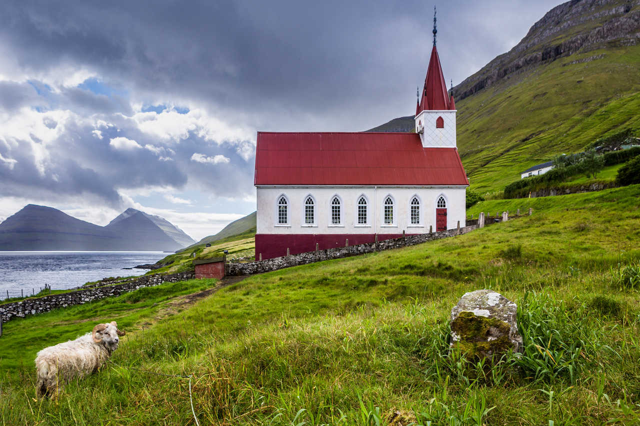 Eglise à Husar sur l'île de Kalsoy aux îles Féroé