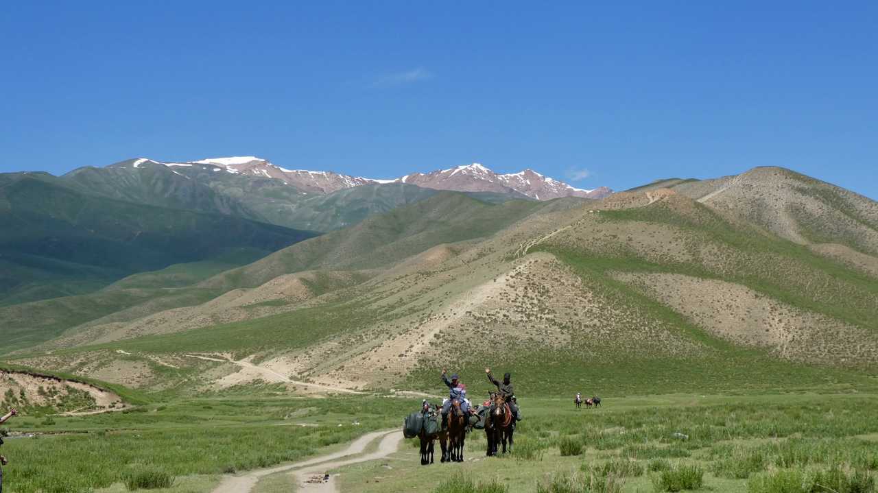 Equipe locale lors d'un trek en Kirghizie