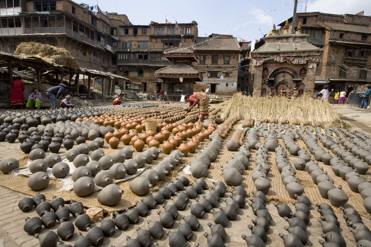 Étalage de poteries à Bhaktapur