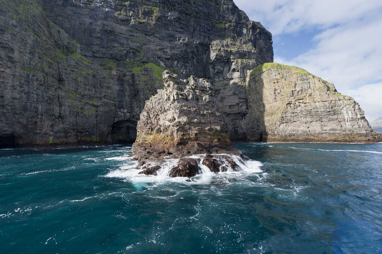 Falaises de Vestmanna aux îles Féroé