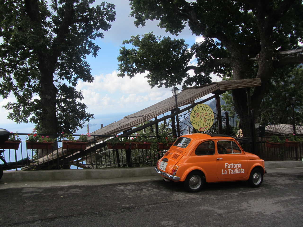 Fiat 500 orange