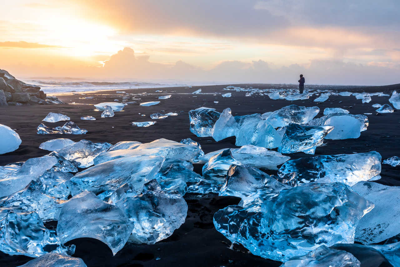 Fragments d'icebergs de Jokulsarlon en Islande