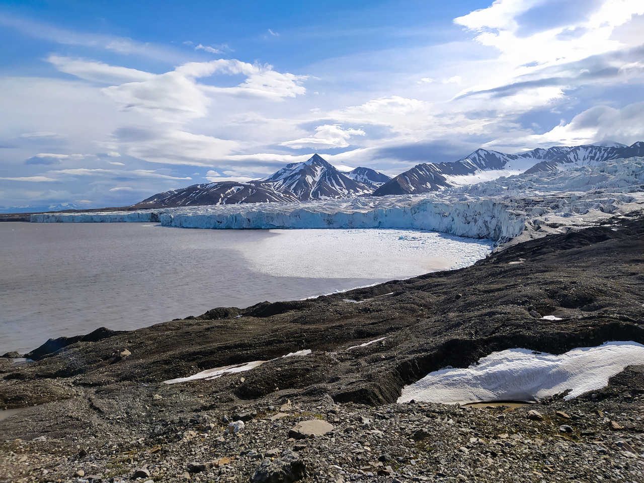 Glacier près du pole nord au Svalbard en Arctique