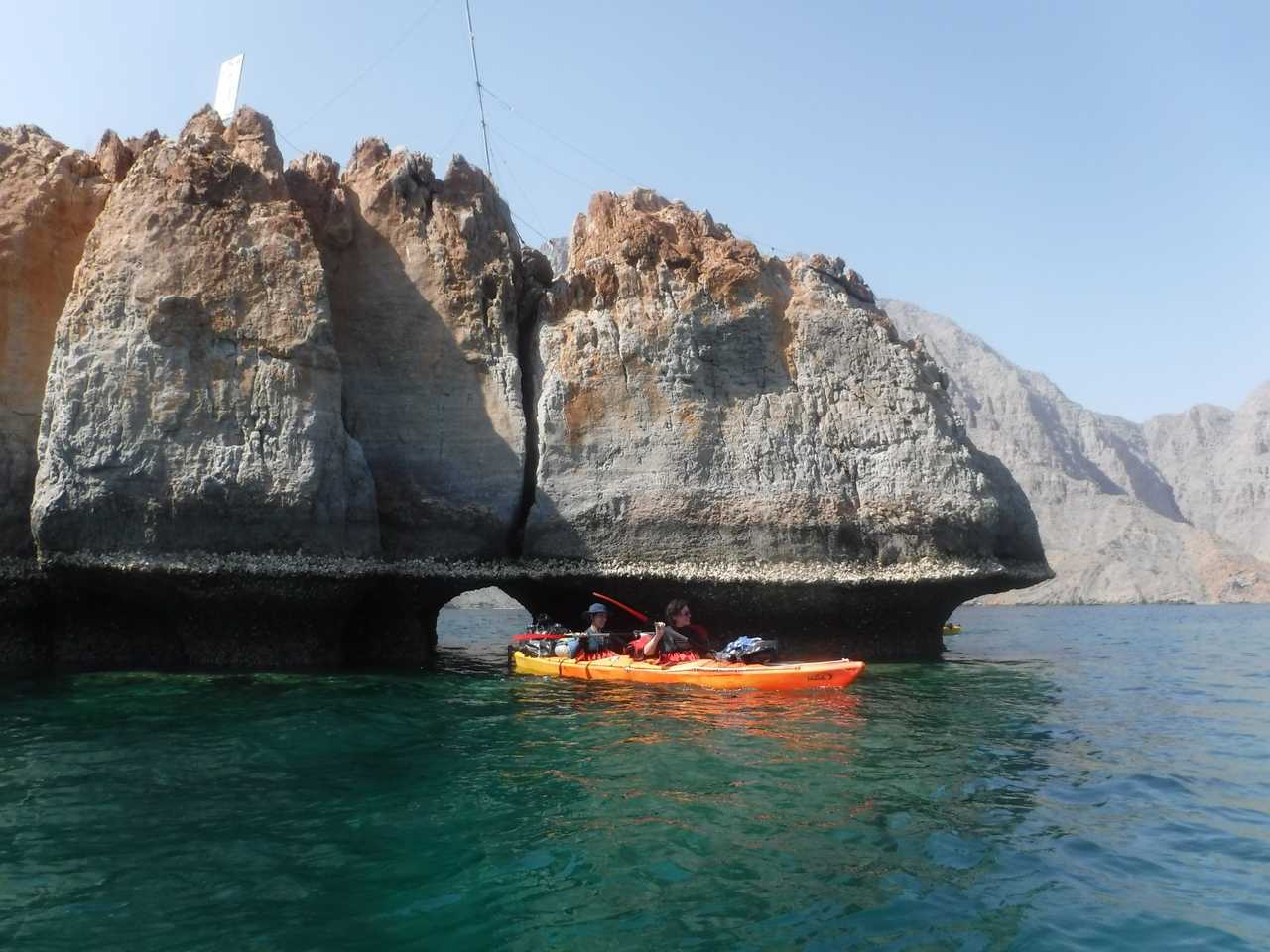 Grotte sous marine, passage secret en kayak