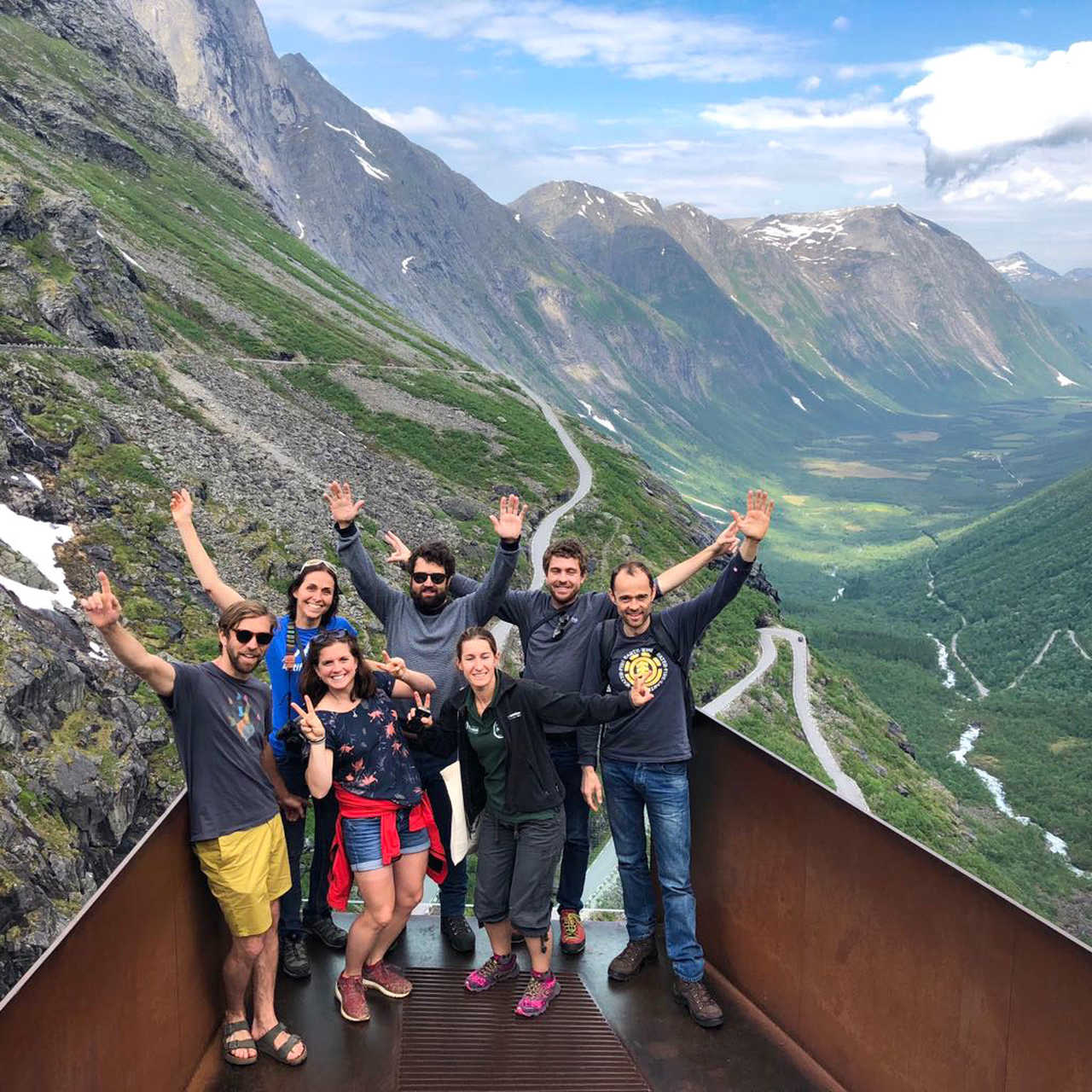 Groupe en voyage dans le sud de la Norvège, Trollstigen