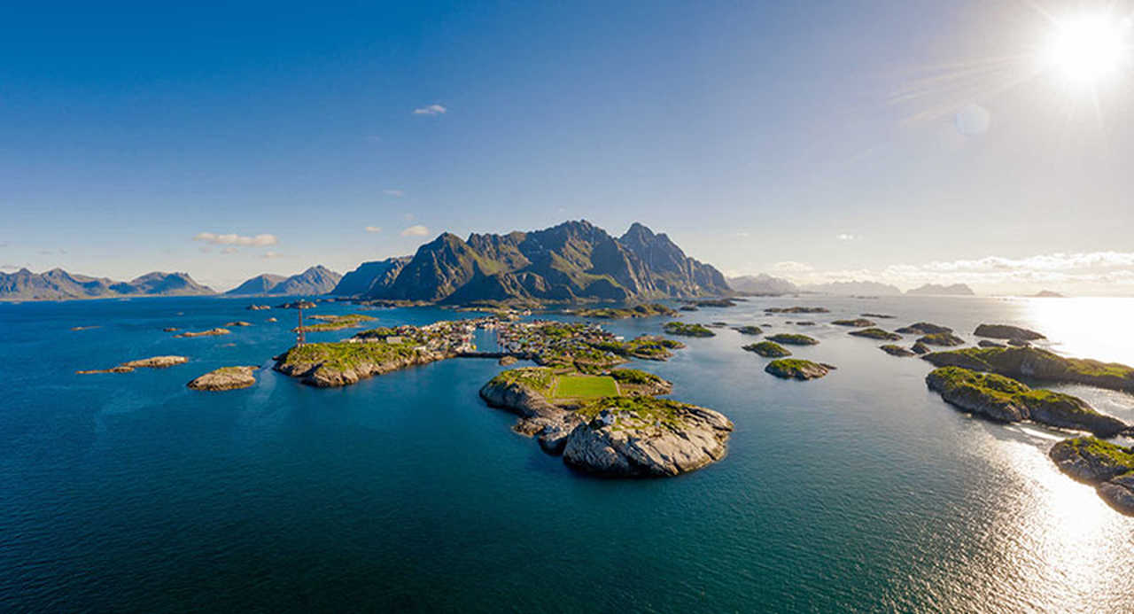 Henningsvaer dans les iles Lofoten en Norvège