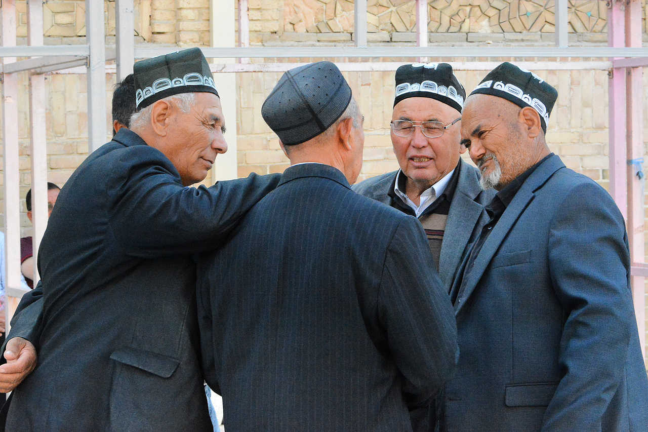 hommes ouzbeks