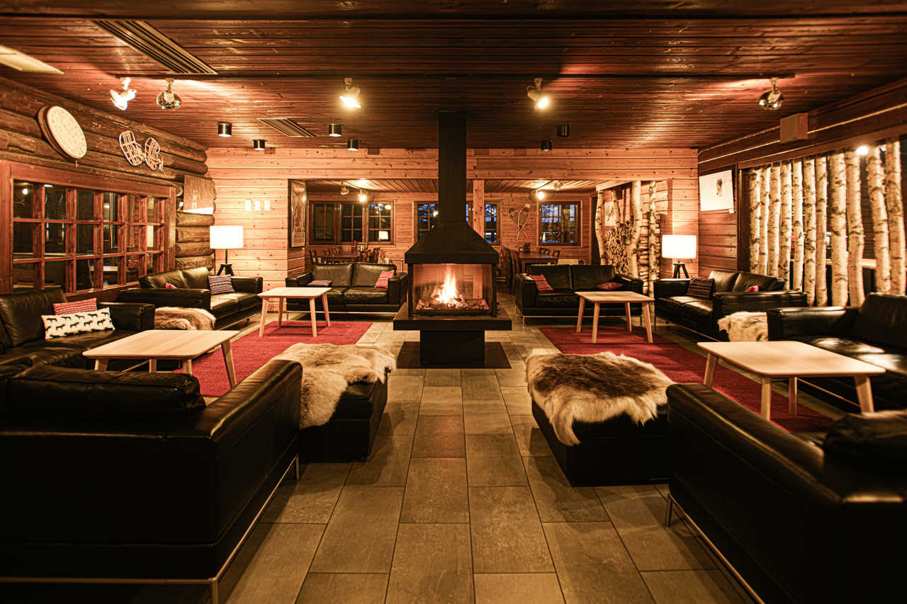 Intérieur de l'auberge à Hossa