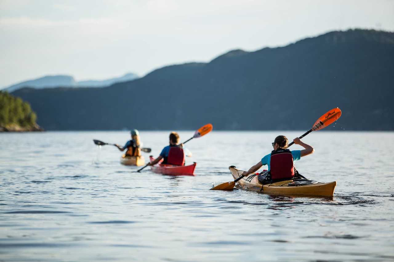 Kayak de mer en Norvège près de Jondal