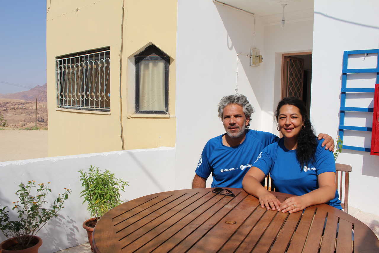 Khaled et Nasria, hôtes de leur maison Wadi Moussa à Pétra