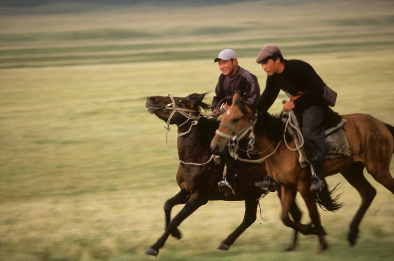 Kirghizes à cheval
