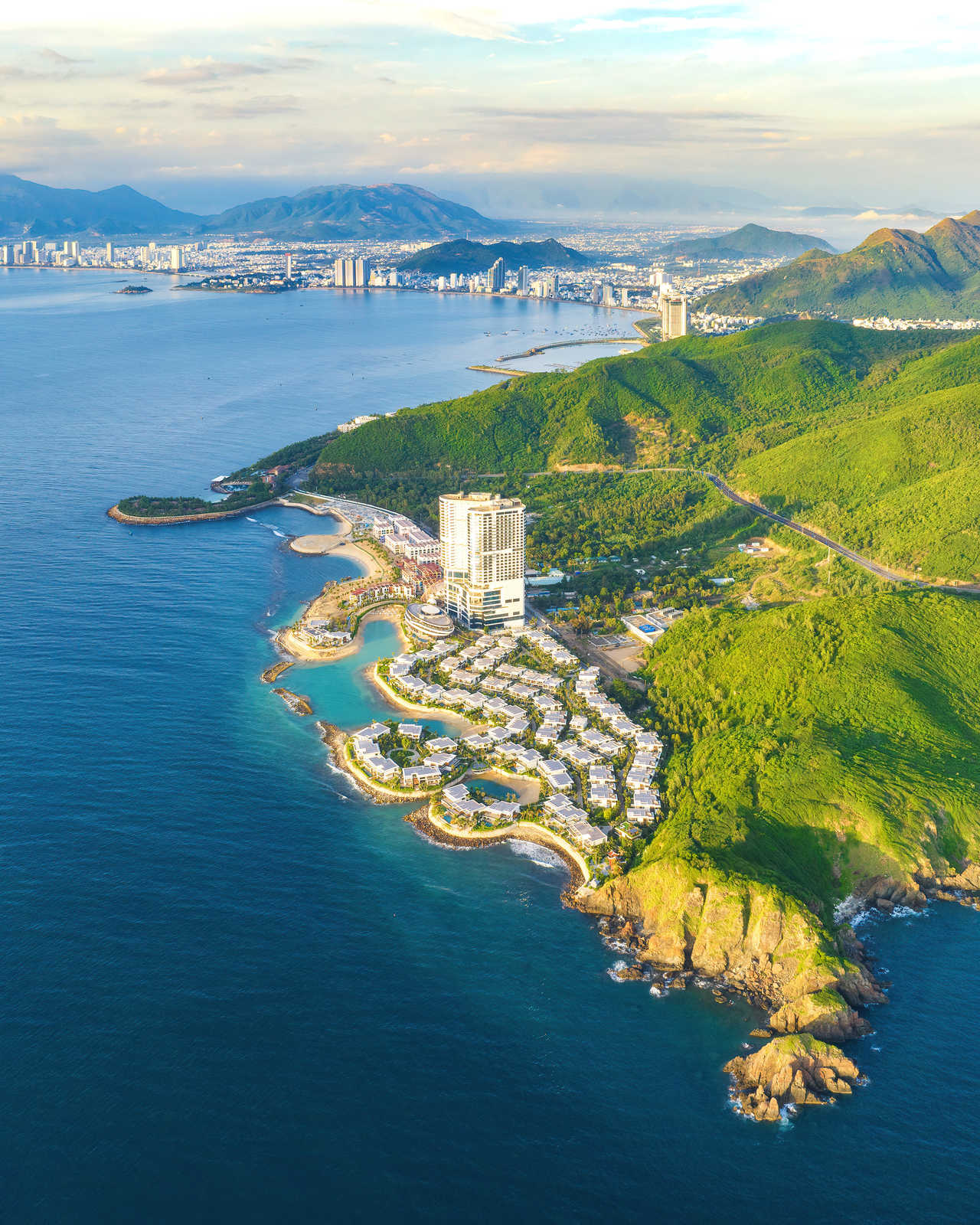 La ville côtière de Nha Trang vue du ciel