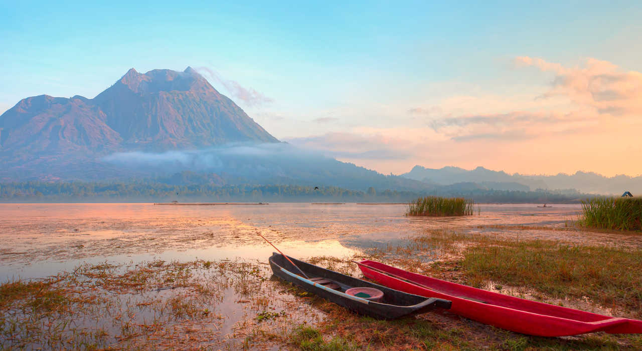 Lac Batur et volcan à Bali