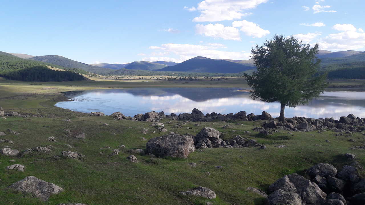 Lac central de la Région de 8 lacs Mongolie