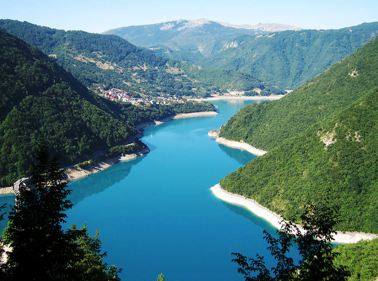 Lac dans le massif de Sutjeska, Montenegro