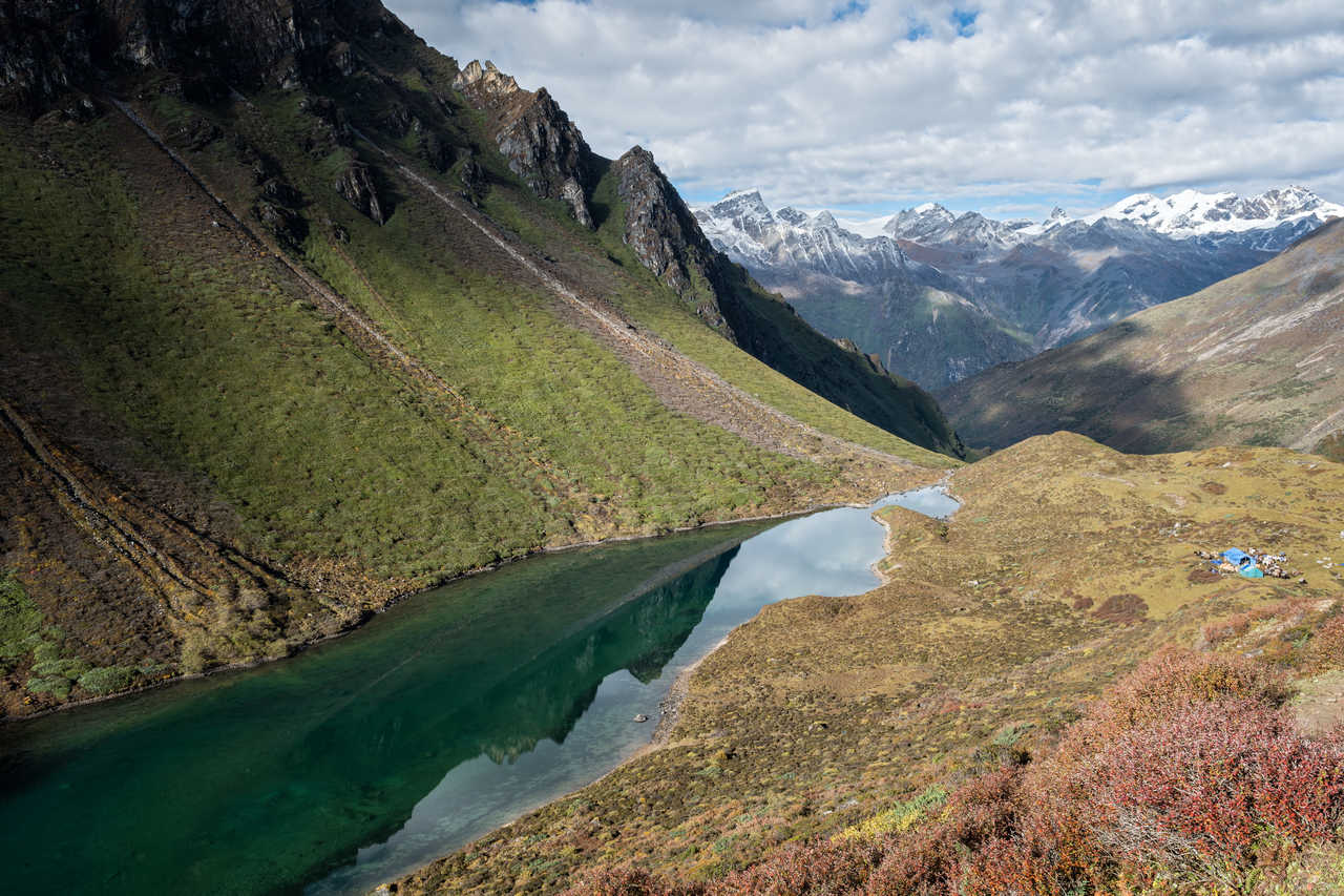 Lac de montagne - Snowman Trek