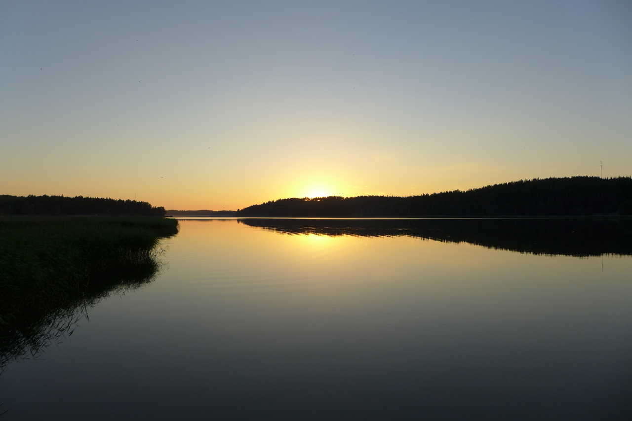 Lac en Finlande l'été