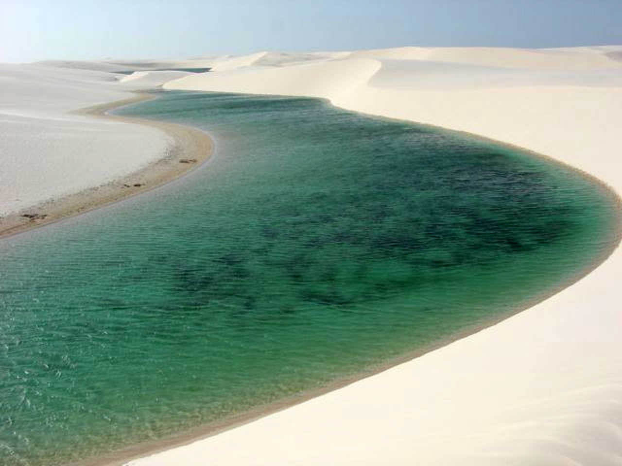 Lagune émeraude aux Lençois Maranhenses