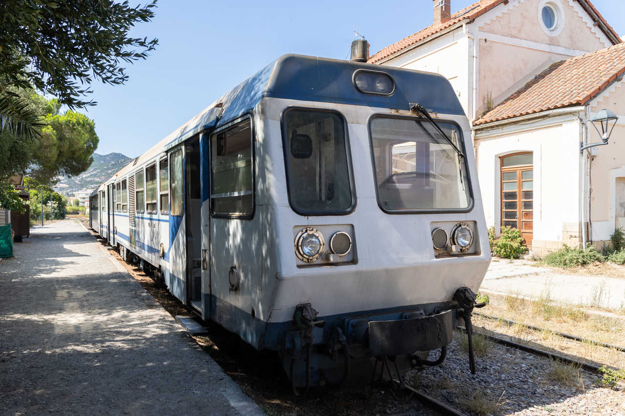 Le petit trinichellu en gare, le train corse