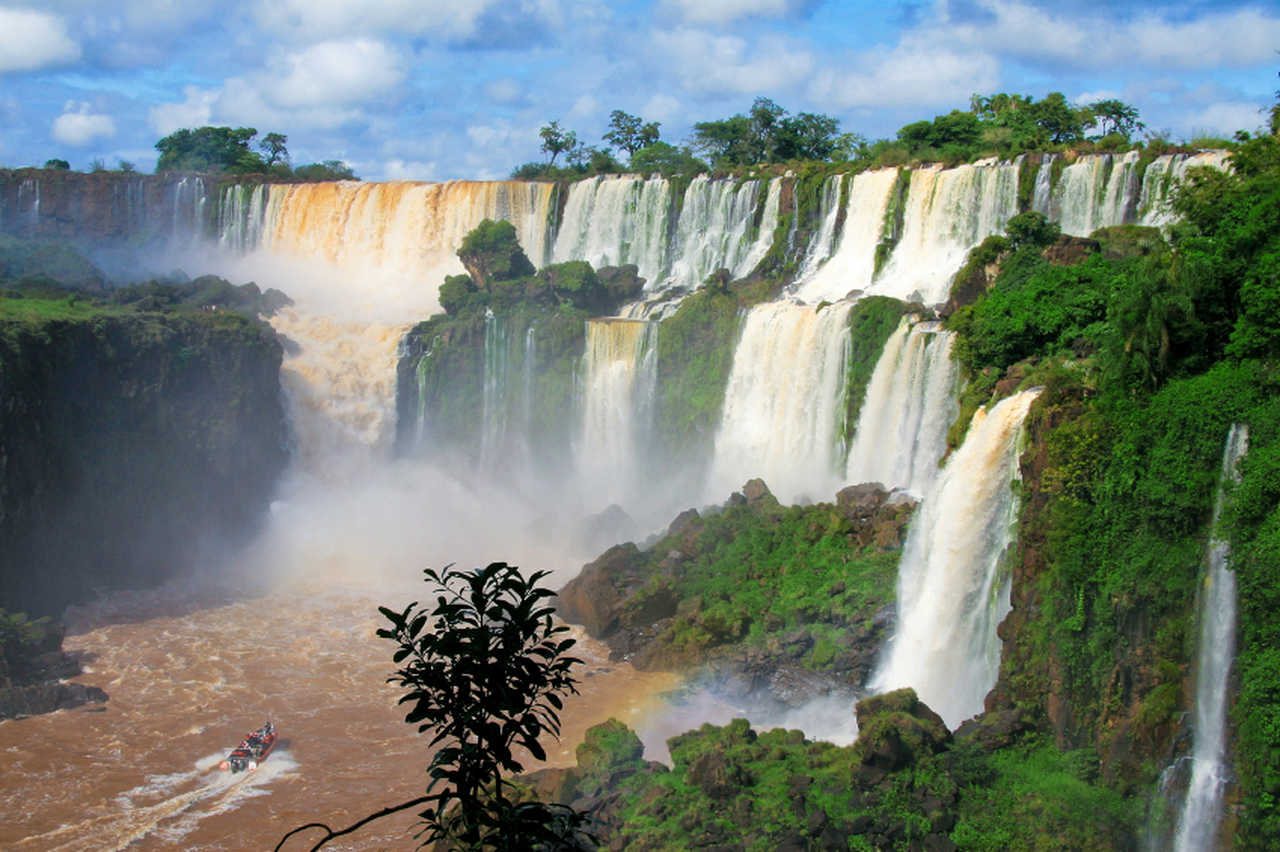 Les chutes d'Iguazu à la frontière entre l'Argentine et le Brésil