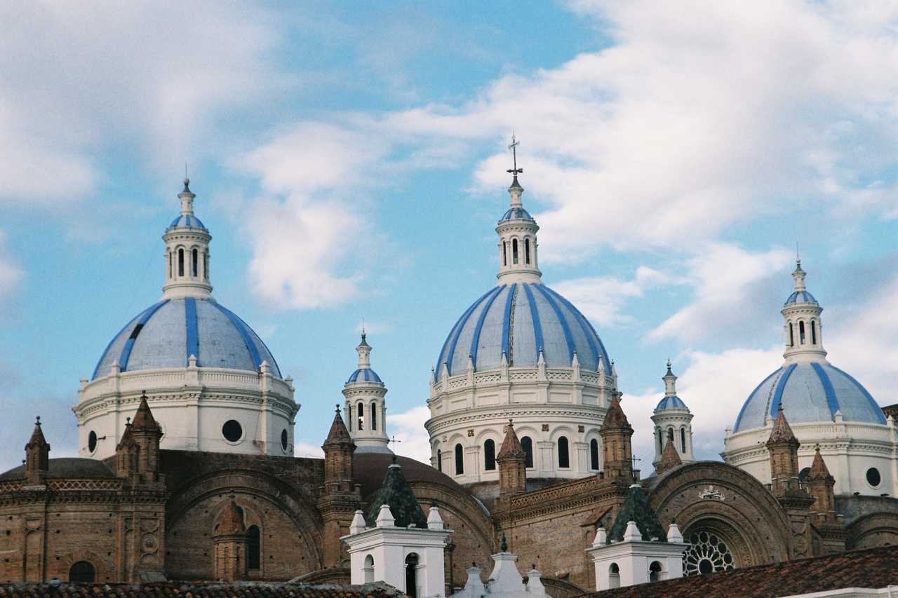 Les dômes bleus de la cathédrale de Cuenca