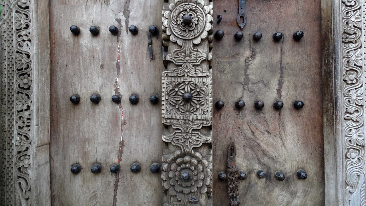 Les fameuses portes sculptées de Zanzibar