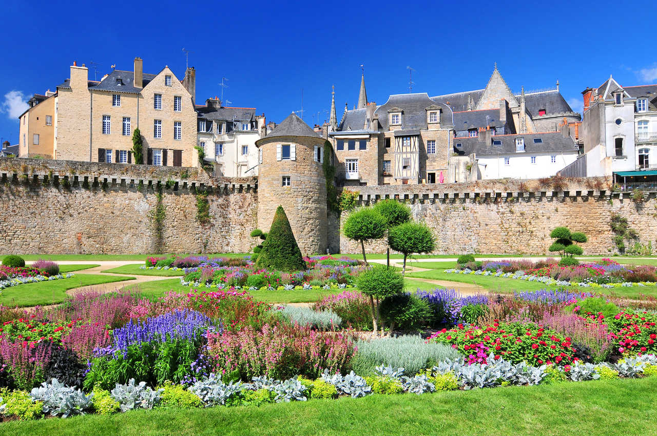 Les remparts de l'ancienne ville et les jardins, Vannes, Morbihan, Bretagne sud