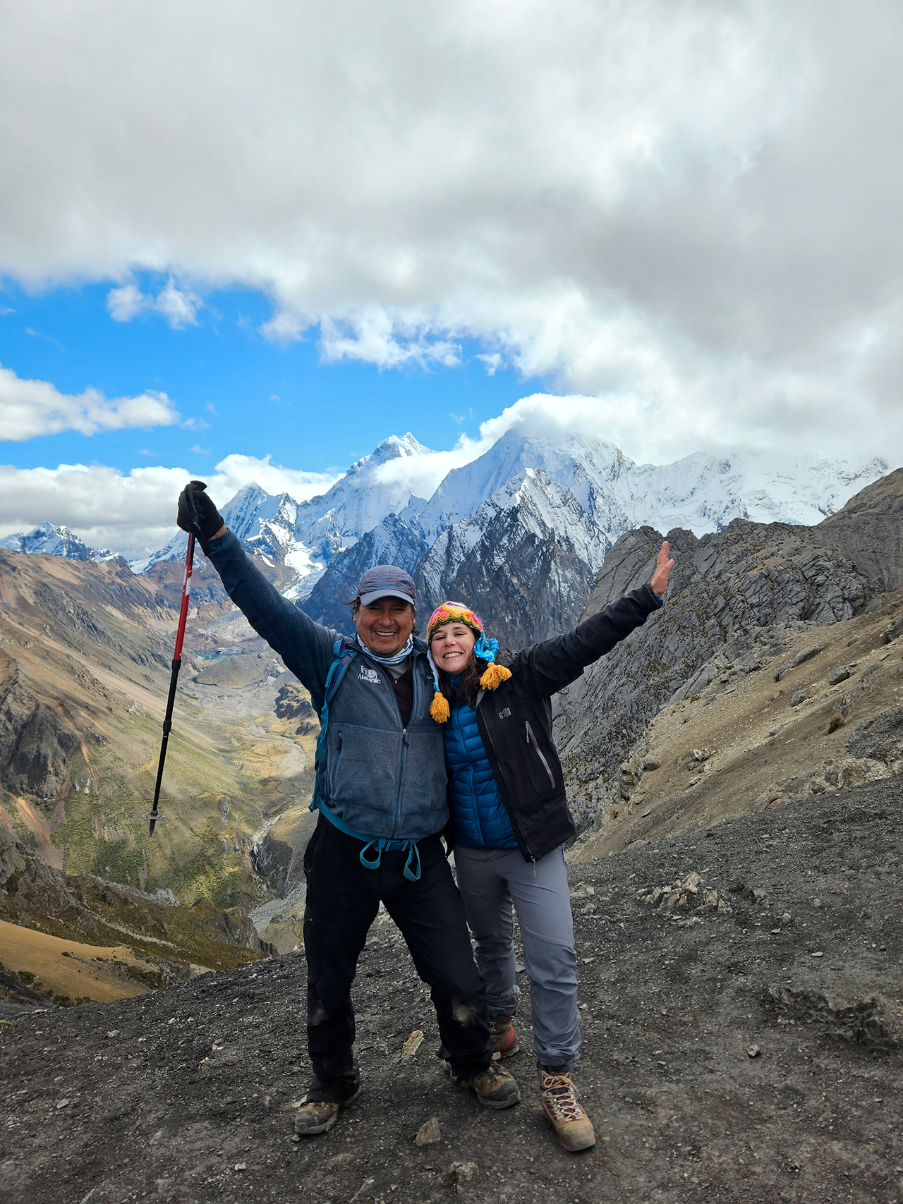 Lidia et le guide Jose Luis au col de San Antonio - huayhuash