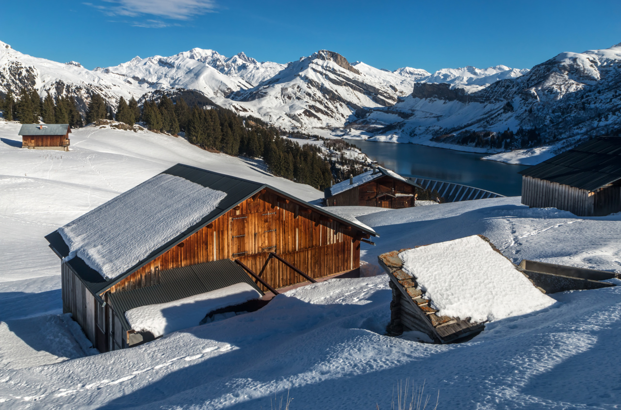 Maison dans la neige dans le Beaufortain