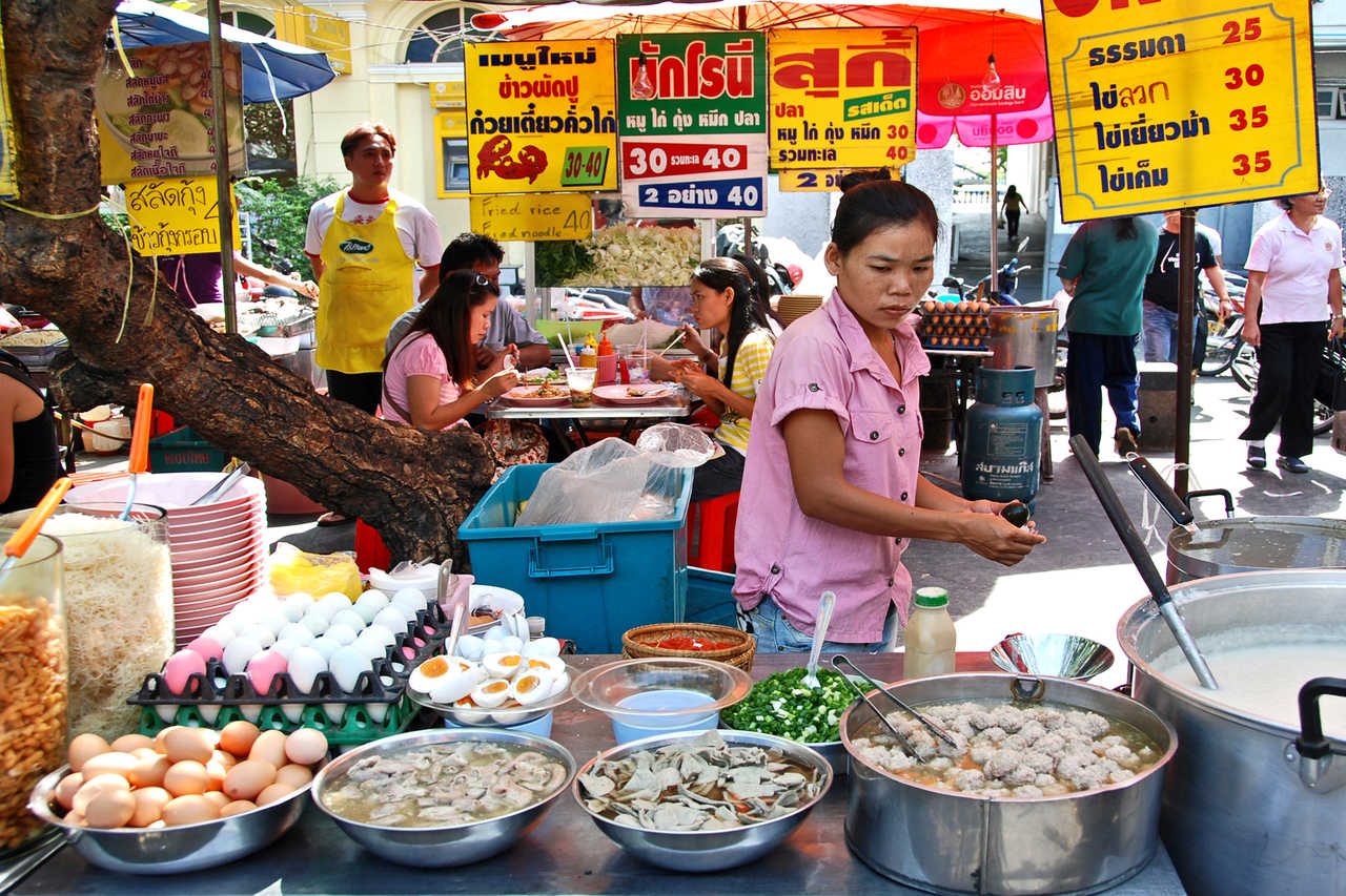 Marché traditionnel proche de Bangkok en Thaïlande