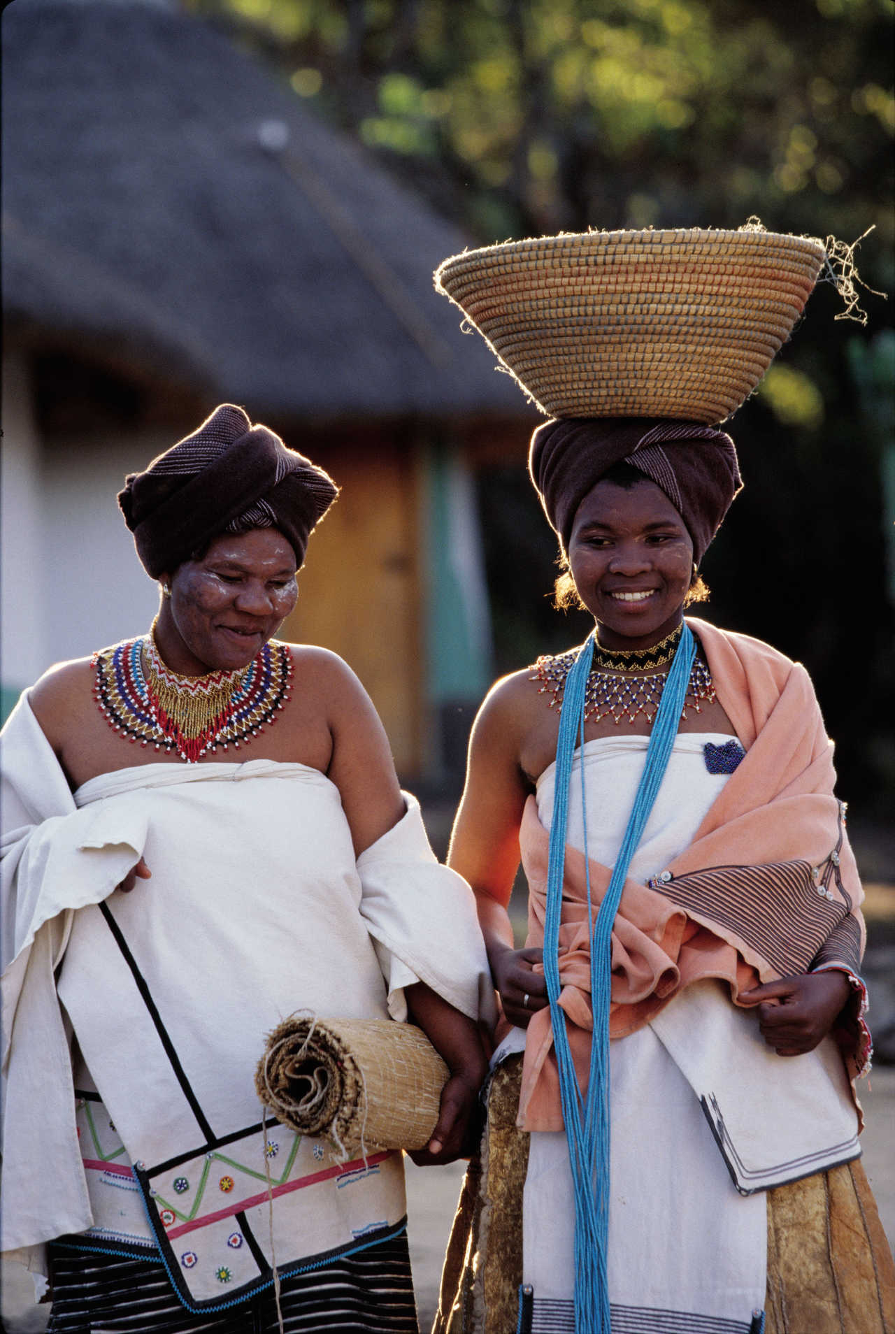 Mariée xhosa dans le village de Lesedi