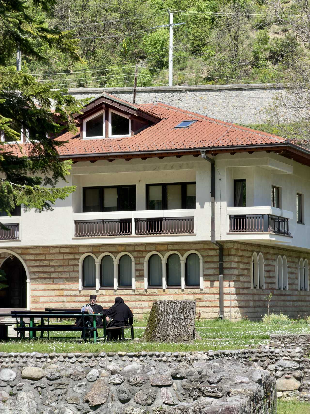 Moine orthodoxe au Monastère Pecka Patrijarsija a Peja au Kosovo