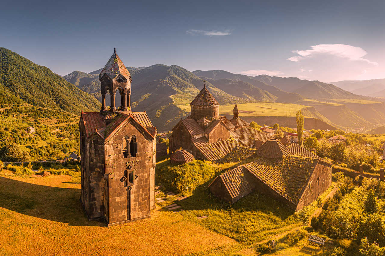 Monastère Haghpat avec vu sur un paysage arménien