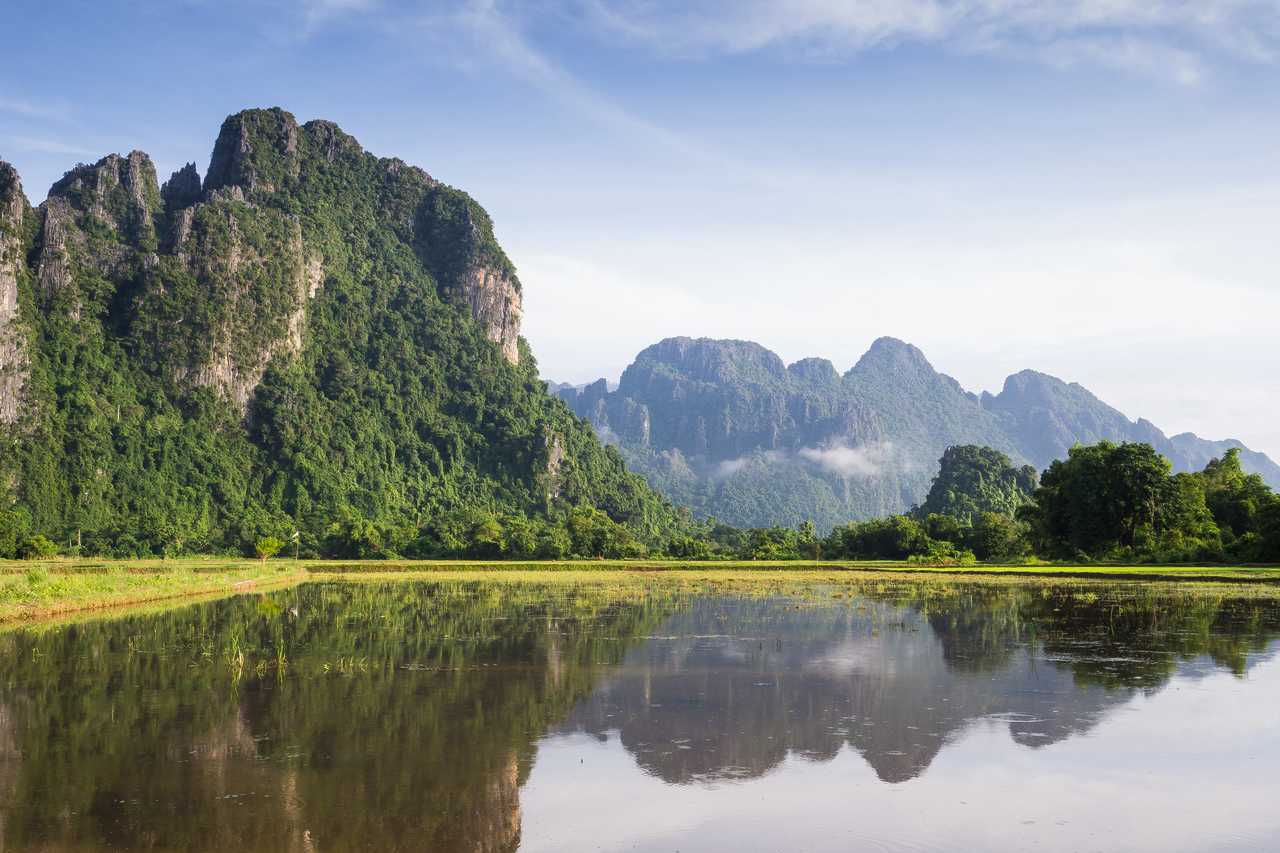 Montagnes karstiques et rivière Nam Ou, Vang Vieng, Laos