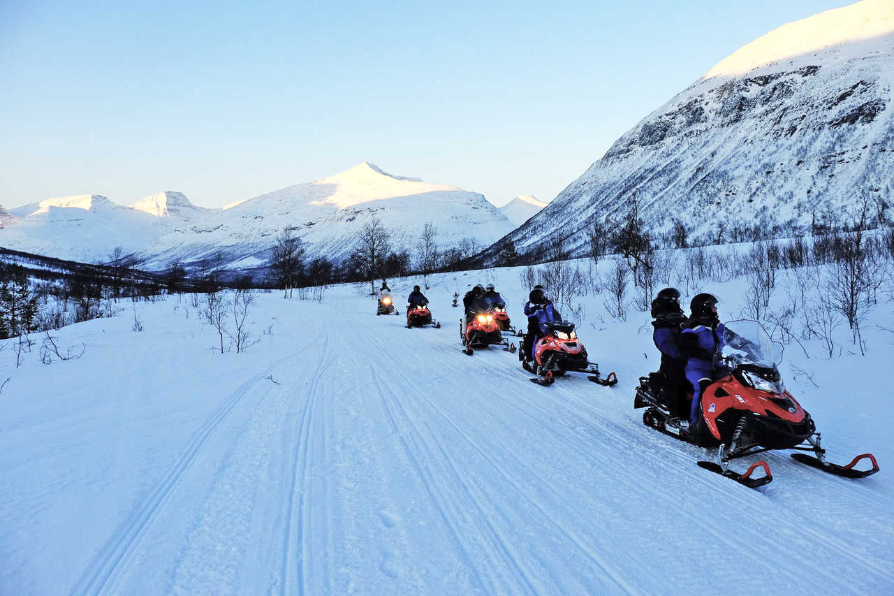 motoneige lors d'un voyage en Norvège