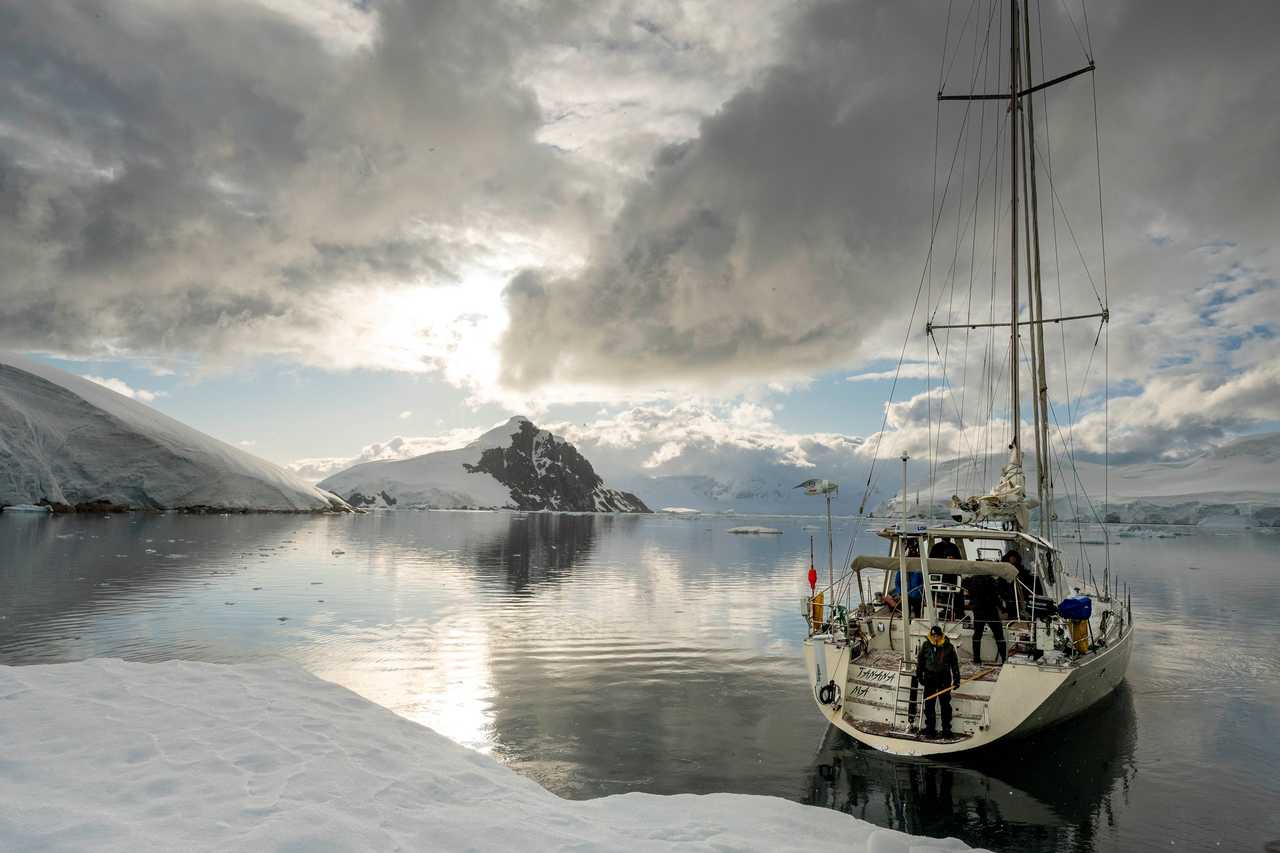 Mouillage péninsule Antarctique - Tanana Expedition