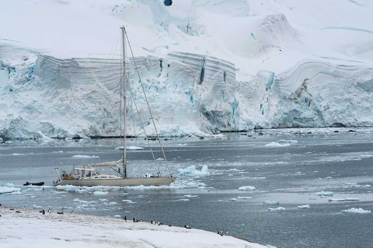 Mouillage péninsule Antarctique - Tanana Expedition