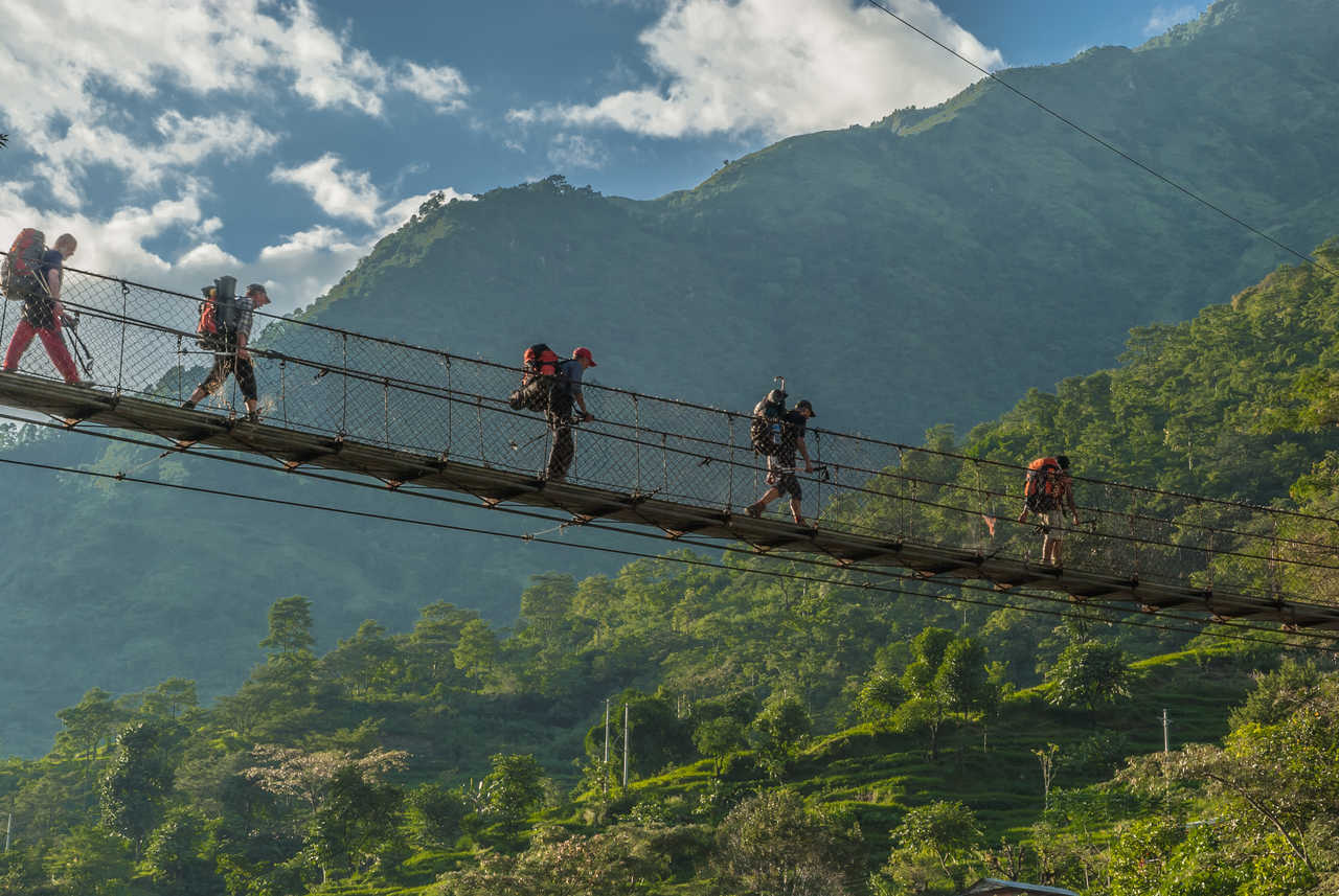 Passerelle sur le trek des Annapurna au Népal