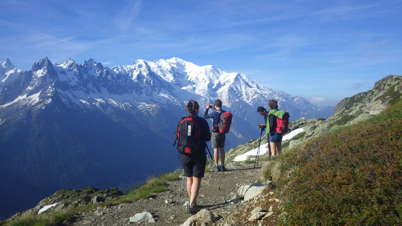 Pause photo sur la magnifique chaine du Mont Blanc, Alpes