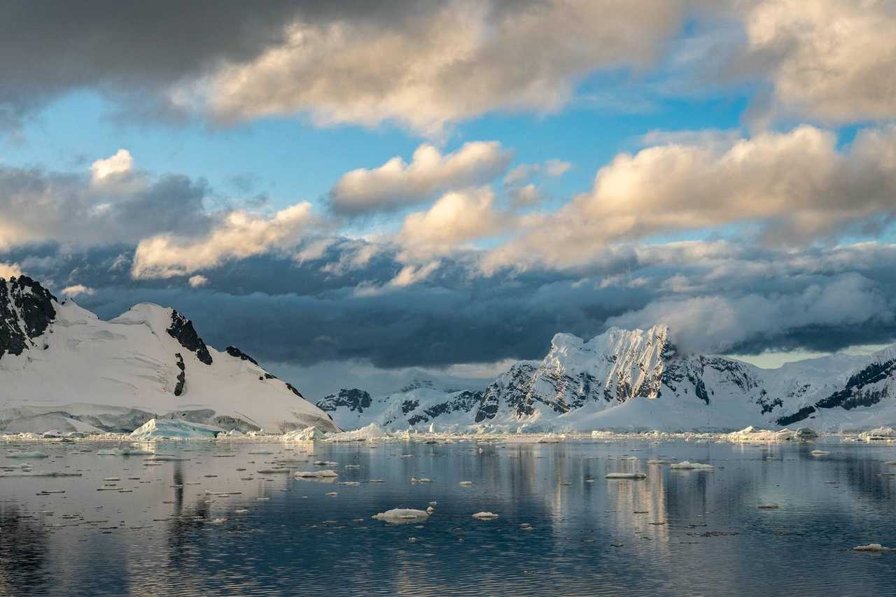 Paysage Antarctique depuis le voilier Tanana