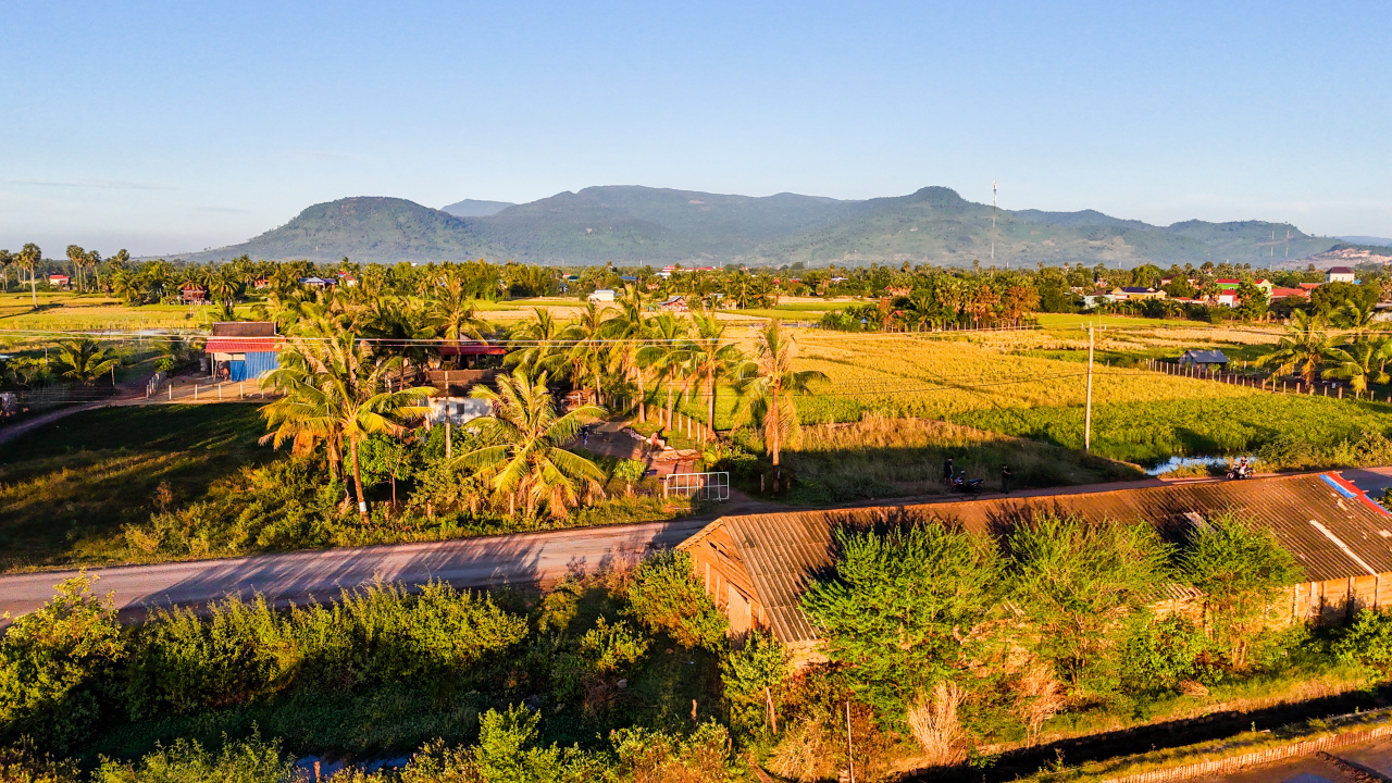 Paysage de campagne dans la région de Kampot au Cambodge