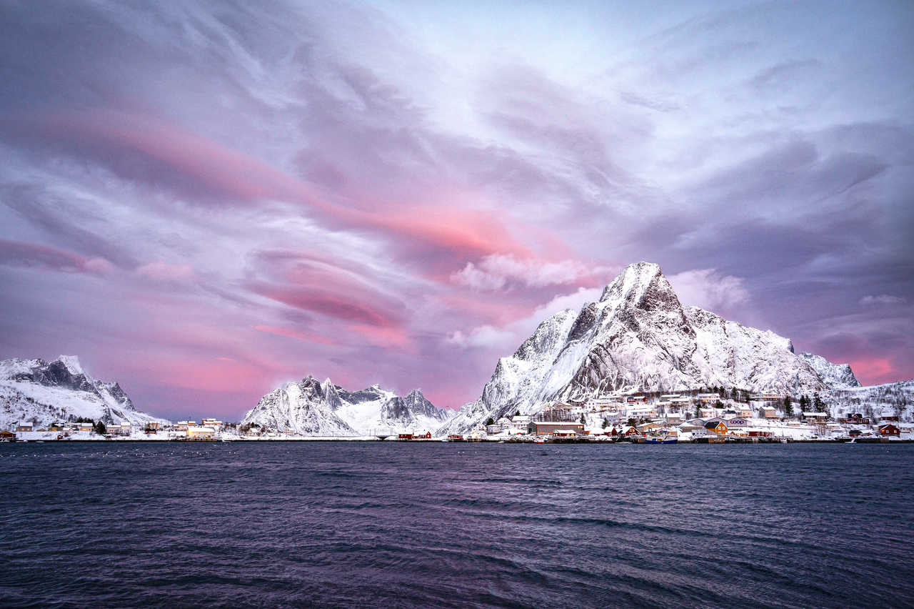 Paysage de Reine dans les Lofoten en Norvège l'hiver