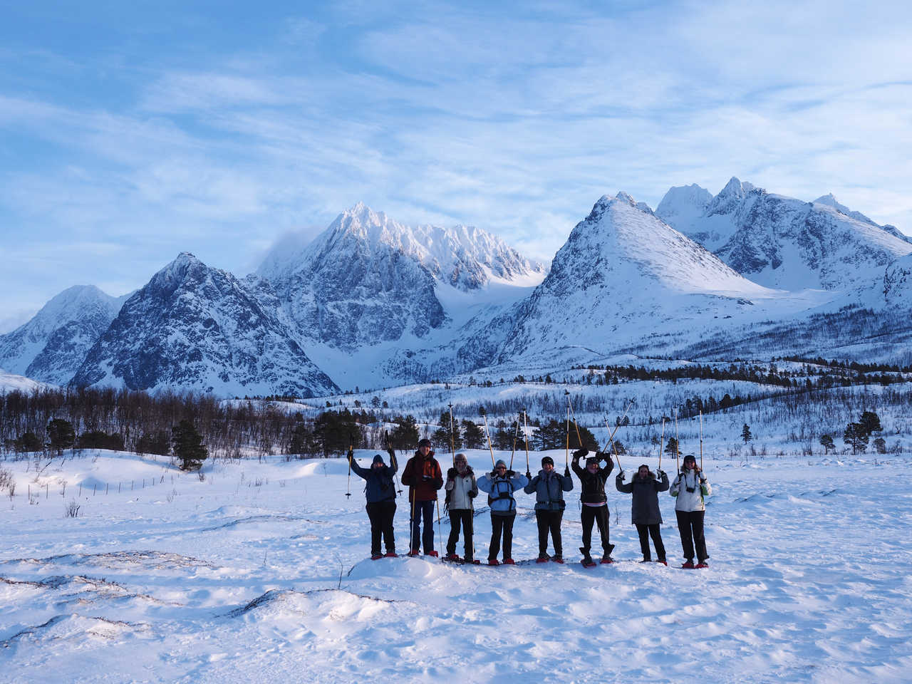 Photo de groupe en Norvège dans les alpes de Lyngen