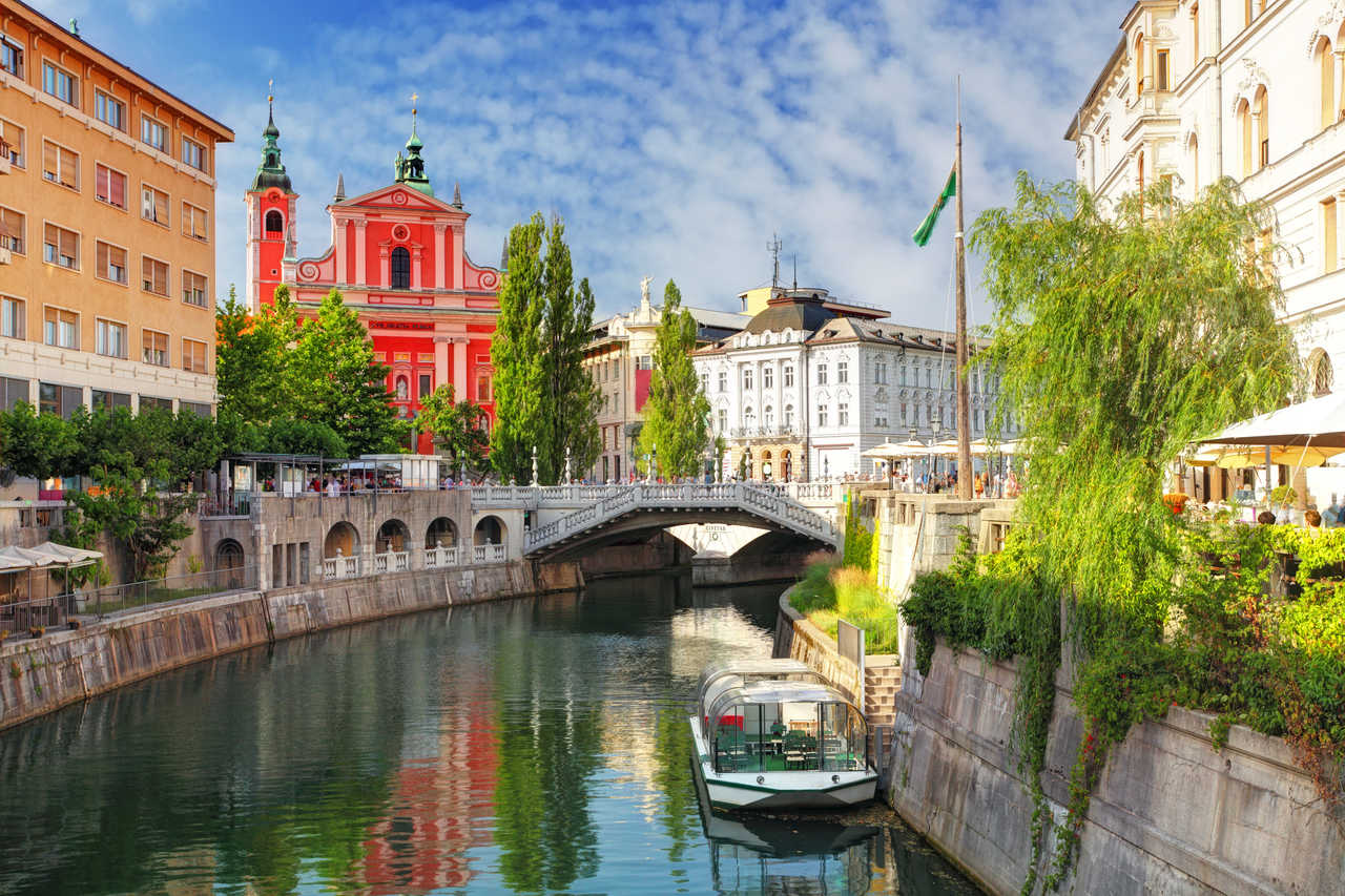 photo  de l'église de la rivière, Ljubljana la capitale de la Slovénie