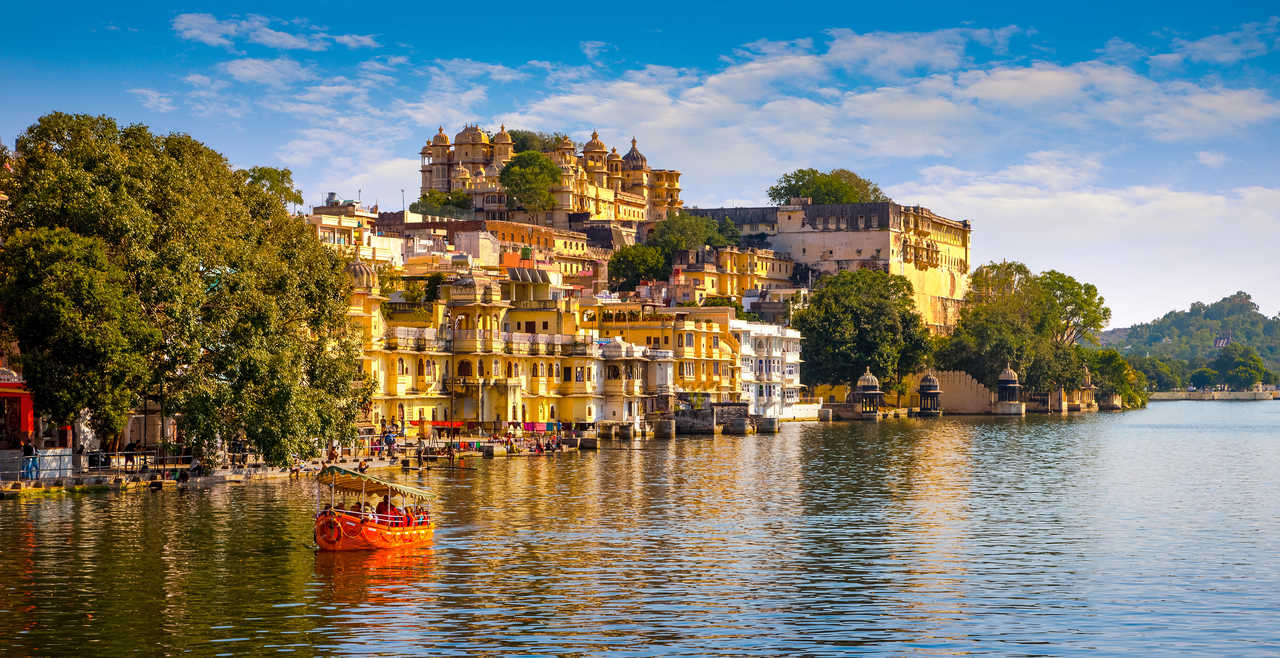 Photo du palace sur le lac Pichola à Udaipur en Inde